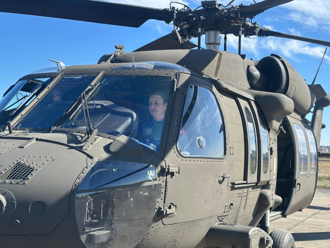 Kadın pilotlar zorlu koşullarda görev başında 8